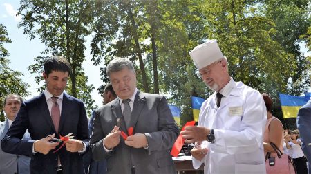 Можновладці відкрили “сезон перерізання стрічок”: як реагують кропивничани?