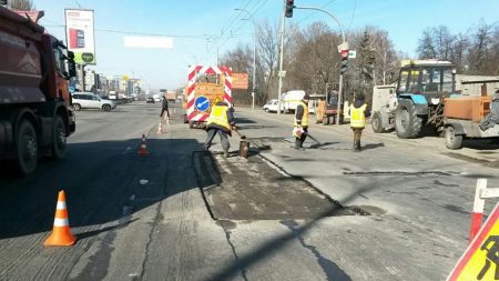 Райкович розпорядився погоджувати розриття асфальту для ремонтів особисто з ним