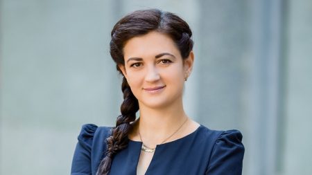 Дружина головного антикорупціонера Кіровоградщини зареєструвалася кандидатом на голову ОТГ