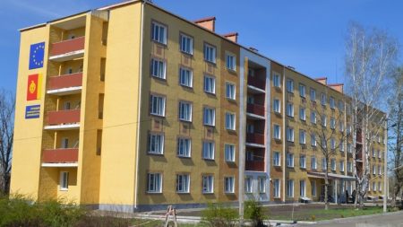 Гуртожиток для переселенців у Новгородці, відремонтований за 700 тисяч євро, пустує. ВІДЕО