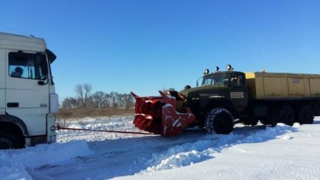 До уваги водіїв: куди звертатися в разі надзвичайної ситуації на дорозі
