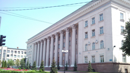 Засідання сесії міськради Кропивницького почалося з пісні і хвалебної оди