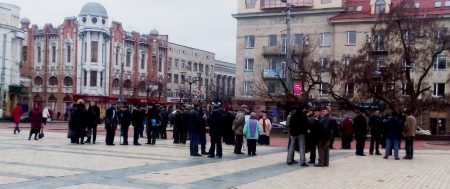 Мітинг пенсіонерів-силовиків у Кропивницькому: комсомолець та бойові бабусі збираються перекрити залізницю