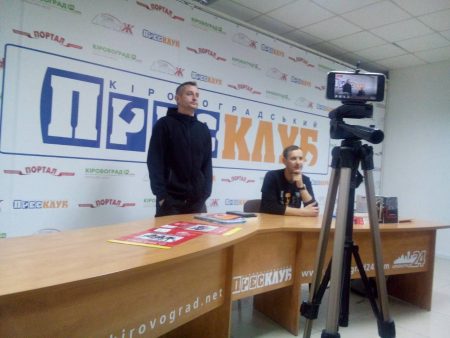 Письменник Сергій Жадан у Кропивницькому: «Це війна не за шахти Ахметова чи програму Порошенка, а за людей»