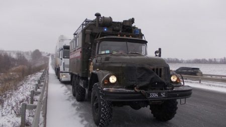 Через погіршення погоди на дорогах Кіровоградщини застрягло 4 транспортні засоби. ФОТО