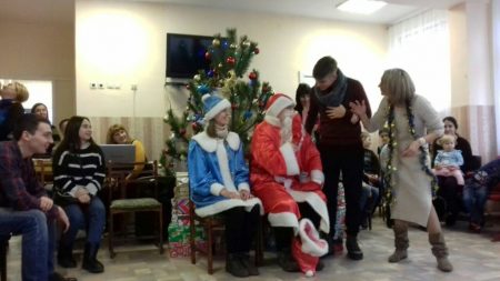Різдво в коробках: діти з Кіровоградщини отримали подарунки від волонтерів з Ісландії. ФОТО