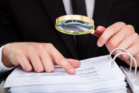 На Кіровоградщині прокуратура через суд скасувала 10 договорів відділу освіти на закупівлю вікон