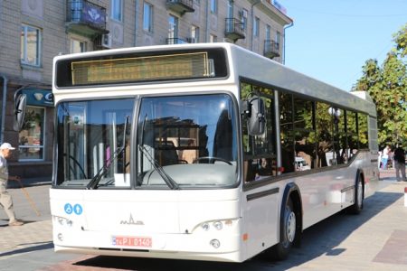 У Кропивницькому вивчать можливість безкоштовного проїзду школярів у комунальному транспорті