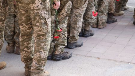 У Кропивницькому попрощалися зі спецпризначенцем Денисом Кравченком. ФОТО