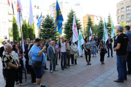 Кропивницький долучився до всеукраїнської акції “Ні виборам за законом Януковича!”. ФОТО
