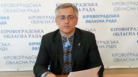 Заступник голови облради вбачає злочин у тому, що комісія рекомендувала виділити кошти на ліки та ремонт?