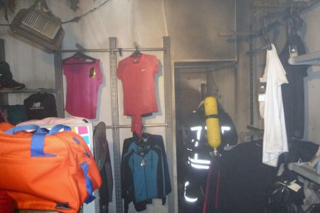 На Центральному ринку Кропивницького горів магазин. ФОТО