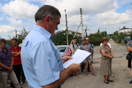 Заступник міського голови Олександр Мосін вважає, що жителів вулиці Тютюшкіна водять за носа