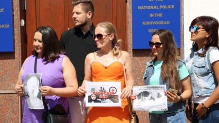 У Кропивницькому журналісти та активісти записали звернення до правоохоронців. ВІДЕО