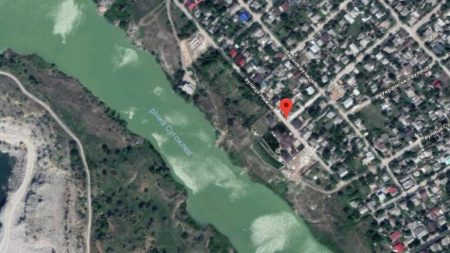 Прокуратуру просять перевірити забудову, яка обмежить мешканцям доступ до річки