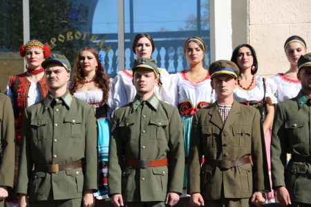 На вокзалі в Кропивницькому “зустрічали” січових стрільців. ФОТО
