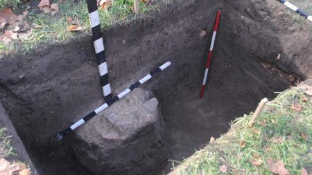 У Кропивницькому на території фортеці св.Єлисавети археологи знайшли залишки інтер’єру будівлі 18 століття. ФОТО