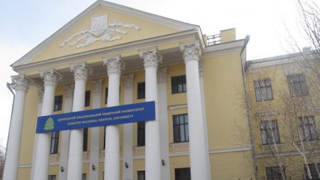 Як виглядає типовий договір між Донецьким медуніверситетом і рекрутером. ДОКУМЕНТ