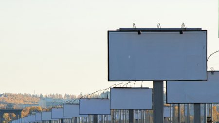 Реклами багато не буває: міськвиконком розгляне питання про встановлення додаткових білбордів “Ятрані”