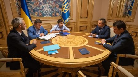 Президент дав Ситнику й Холодницькому три місяці, щоб показати спроможність карати корупціонерів