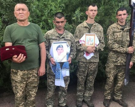 Кропивницький попрощався з Героєм АТО і ООС Павлом Тіхоновим. ФОТО