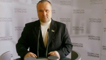 Очільника Бобринця обвинувачують у підписанні рішень сесій, ухвалених без кворуму