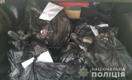 У Кропивницькому дільничні припинили торгівлю алкоголем сумнівного походження