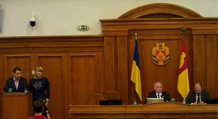 Депутата Костянтина Каспрова знову перекладали з російської на сесії облради. ВІДЕО