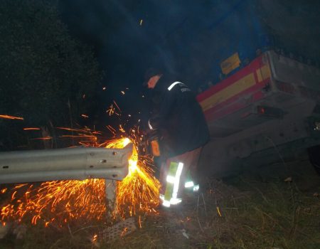 У Світловодському районі вантажівка з’їхала у кювет. ФОТО