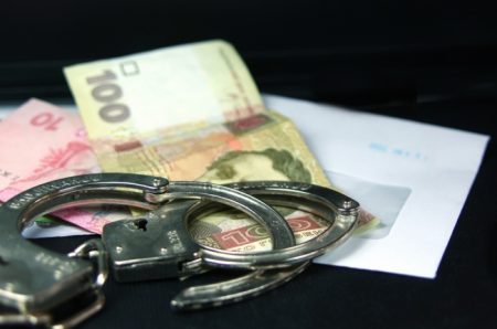 Посадовці держпідприємства підозрюються у розкраданні майна Устинівської колонії