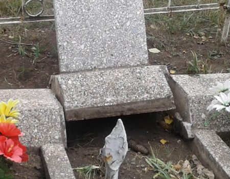 На Кiровоградщинi двоє пiдлiткiв розiкрали 20 могил на металобрухт