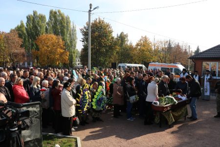 Кропивницький попрощався із військовим 57-ї бригади Андрієм Беспаловим. ФОТО