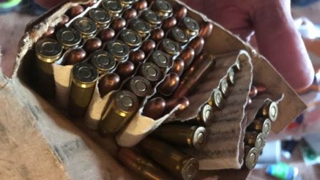 Мешканець Кіровоградщини зі спільником вимагав 100 тисяч доларів у фермера сусідньої області