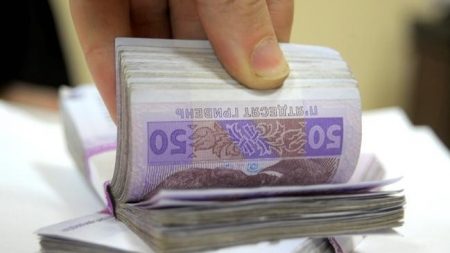 На Кіровоградщині одного з керівників райдержадміністрації “спіймали за руку” з хабарем. ФОТО