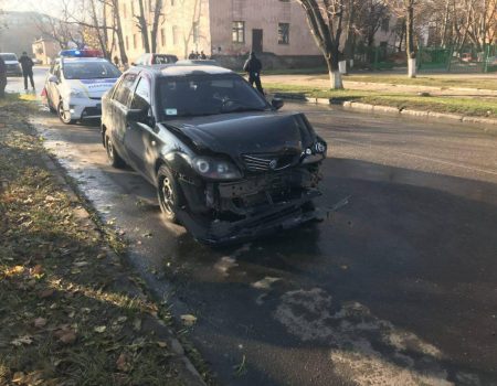 У Кропивницькому на одній вулиці сталося кілька ДТП. ФОТО. ОНОВЛЕНО