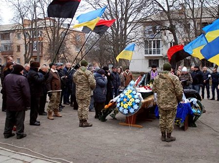 На Кіровоградщині провели в останню путь демобілізованого учасника АТО. ФОТО