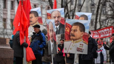 Тіні з минулого баламутять наївних