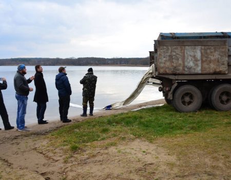 На Кіровоградщині зарибили мальком риб-меліорантів акваторію Південного Бугу. ФОТО