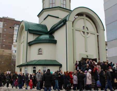 У Кропивницькому в храмі УГКЦ виставили частку мощів Миколая Чудотворця