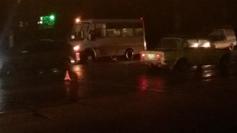 У Кропивницькому через відсутність світла по вулиці Полтавській водій не побачив пішохода. ФОТО