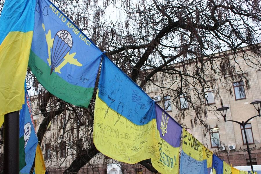 &#8220;Велика українська хода&#8221; у Кропивницькому: жителям міста показали понад 100 бойових прапорів. ФОТО