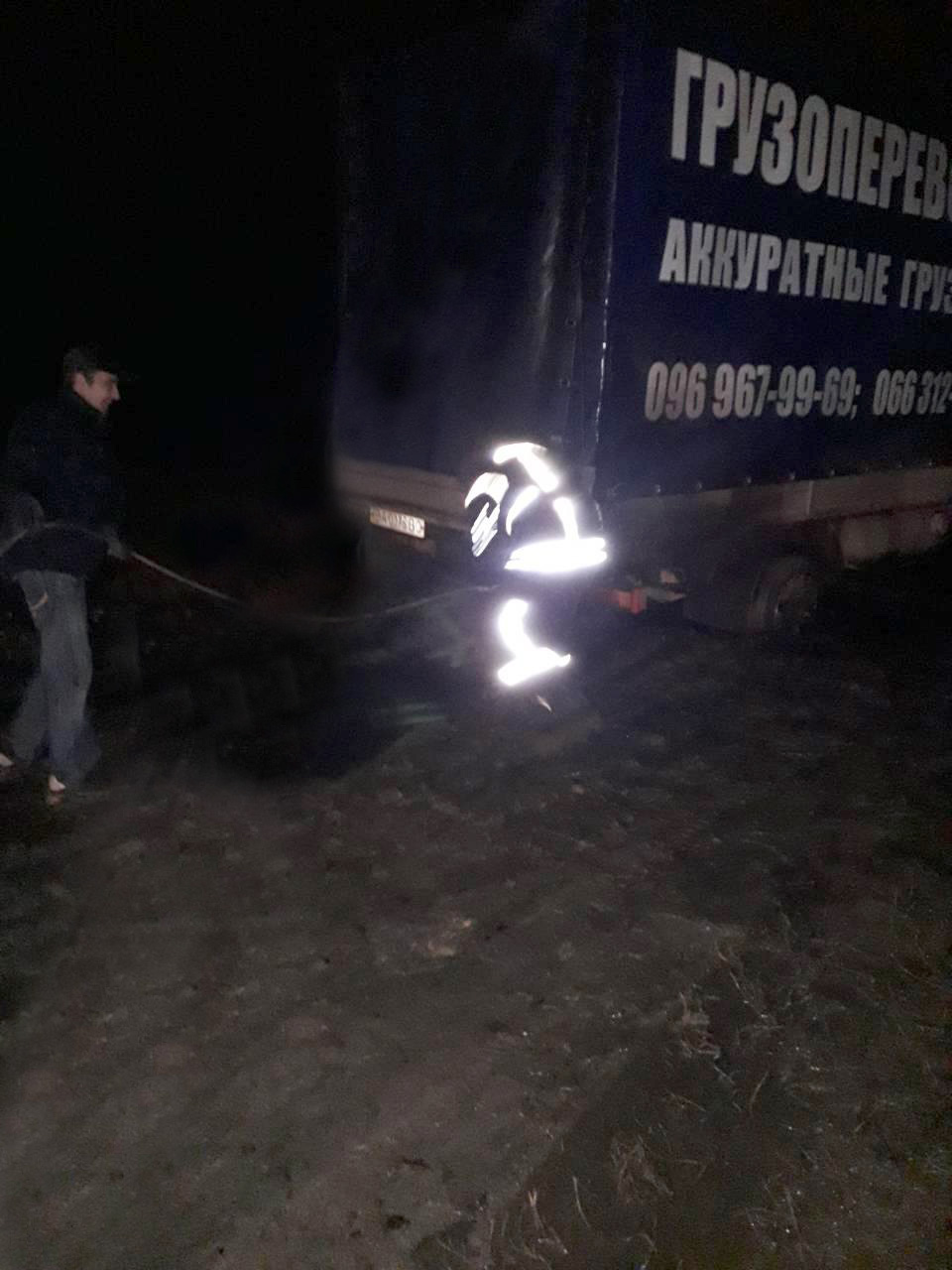 На Кіровоградщині минулої доби два авто з’їхали у кювет