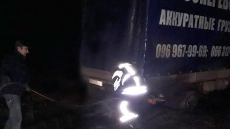 На Кіровоградщині минулої доби два авто з’їхали у кювет