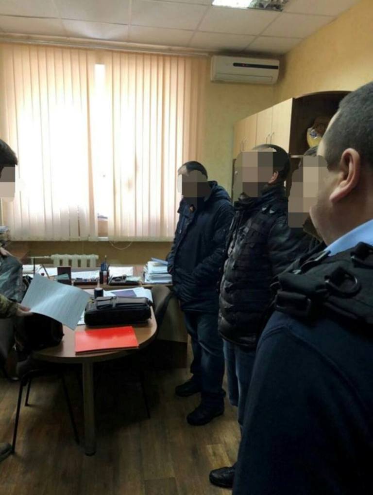 У Кропивницькому затримали лікаря, який вимагав із військового тисячу доларів за групу інвалідності. ФОТО