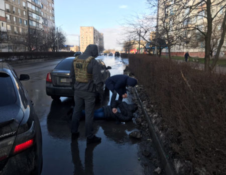 Суд обрав запобіжний захід одному з поліцейських, підозрюваному у кришуванні наркоторгівлі