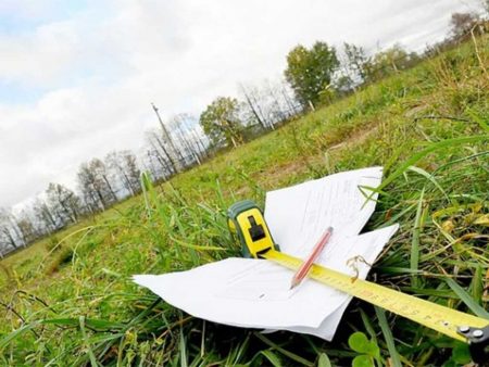 У Кропивницькому жителька дачного кооперативу 4 роки оскаржує приватизацію частки її ділянки сусідами