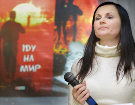 «Іду на мир»: викладачка педуніверситету презентувала в Кропивницькому свій роман