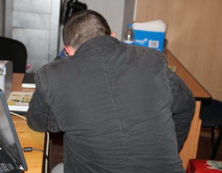 У Кропивницькому поліція розшукала чоловіка, який викрав скриньку «Армія SOS». ФОТО
