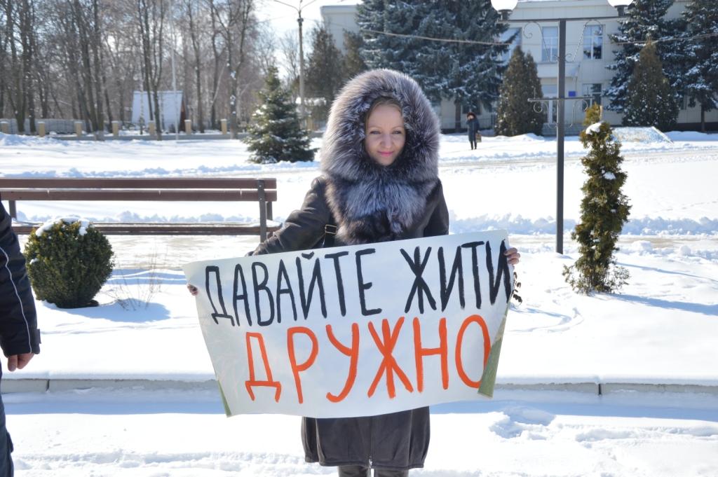 Обласні служби та активісти контролюватимуть, щоб у Малій Висці не тиснули на побитого підлітка. ФОТО. ВІДЕО