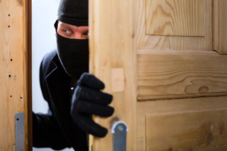 У Кропивницькому потерпіла від квартирних злодіїв скаржиться на зволікання поліції. ВІДЕО